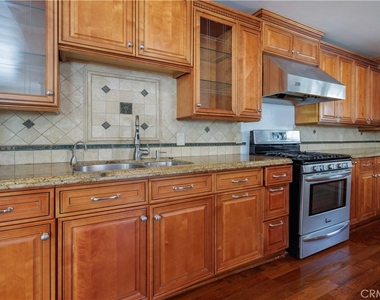 10249 Jurupa - Photo Thumbnail 8