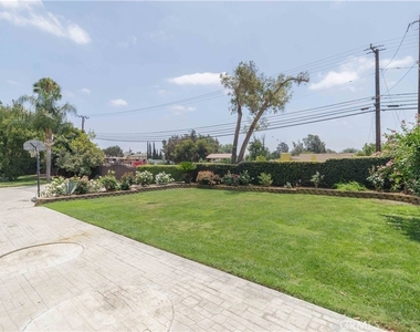 10249 Jurupa - Photo Thumbnail 32