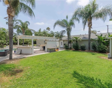 10249 Jurupa - Photo Thumbnail 28
