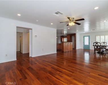10249 Jurupa - Photo Thumbnail 5