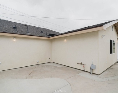 9628 Keokuk Avenue - Photo Thumbnail 20