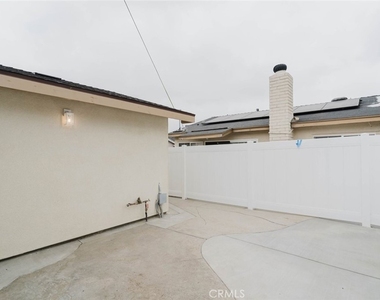 9628 Keokuk Avenue - Photo Thumbnail 21