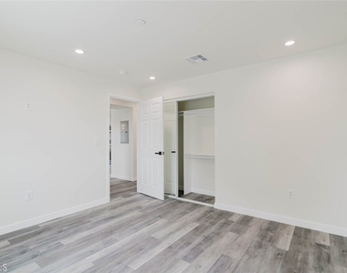7732 Etiwanda - Photo Thumbnail 10