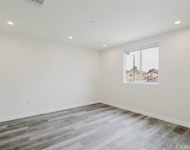 7732 Etiwanda - Photo Thumbnail 9