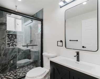 7732 Etiwanda - Photo Thumbnail 14