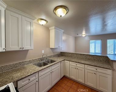 1134 W Stoneridge Court - Photo Thumbnail 5