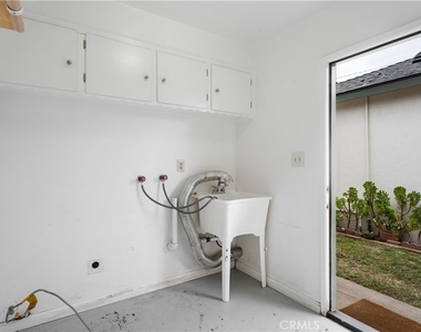 270 S 1st - Photo Thumbnail 32