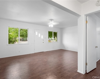 270 S 1st - Photo Thumbnail 2