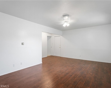 270 S 1st - Photo Thumbnail 4