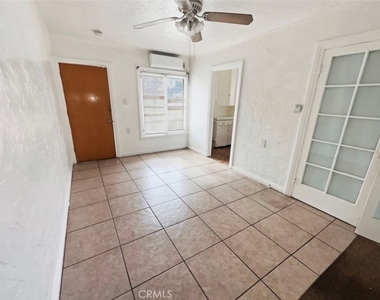 139 E 3rd - Photo Thumbnail 3