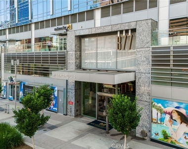 877 S Francisco Street - Photo Thumbnail 32