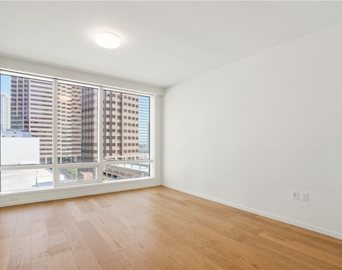 877 S Francisco Street - Photo Thumbnail 5