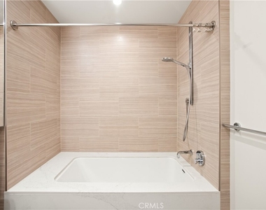 877 S Francisco Street - Photo Thumbnail 9