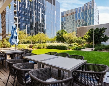 877 S Francisco Street - Photo Thumbnail 14