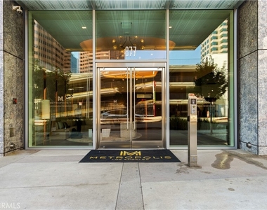 877 S Francisco Street - Photo Thumbnail 34