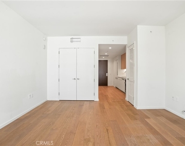 877 S Francisco Street - Photo Thumbnail 6