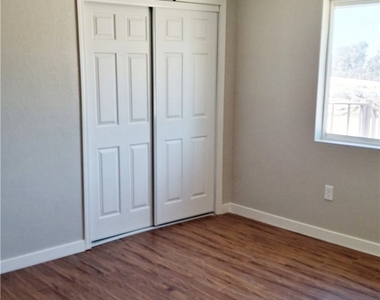 6906 Phelan - Photo Thumbnail 7