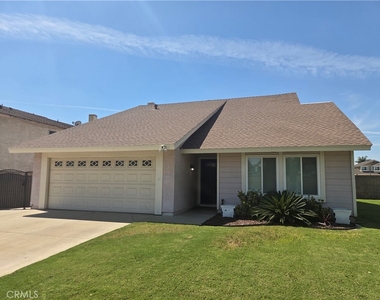 2632 S Augusta Avenue - Photo Thumbnail 1
