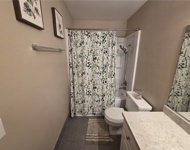 2632 S Augusta Avenue - Photo Thumbnail 11