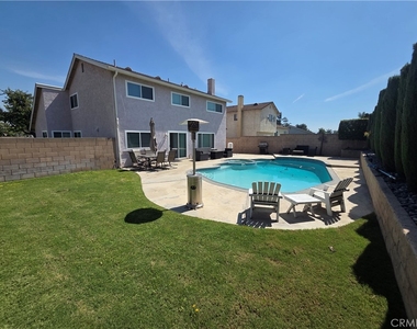 2632 S Augusta Avenue - Photo Thumbnail 14