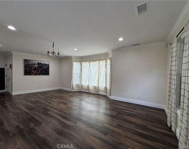3297 N Pershing - Photo Thumbnail 4