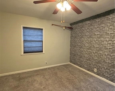 3297 N Pershing - Photo Thumbnail 9