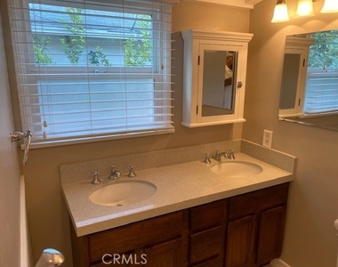 5356 Yolanda Avenue - Photo Thumbnail 13