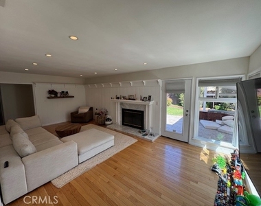 5356 Yolanda Avenue - Photo Thumbnail 7