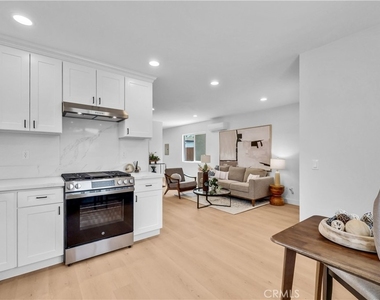 2305 Sesmas Street - Photo Thumbnail 2