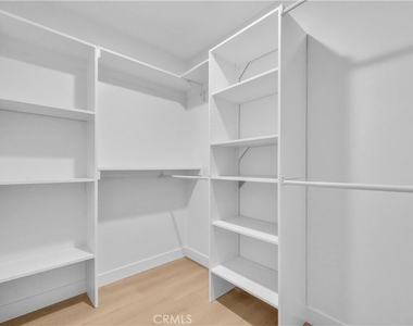 2305 Sesmas Street - Photo Thumbnail 6