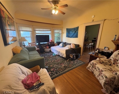2713 S La Salle - Photo Thumbnail 2