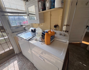 2713 S La Salle - Photo Thumbnail 15