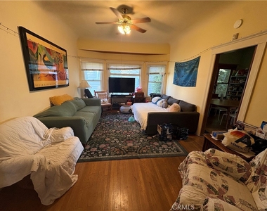 2713 S La Salle - Photo Thumbnail 3