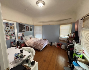 2713 S La Salle - Photo Thumbnail 11