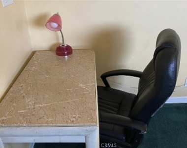 2707 S La Salle Ave - Photo Thumbnail 5