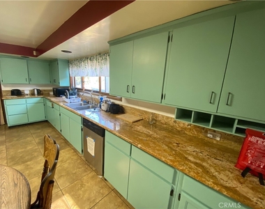 2707 S La Salle - Photo Thumbnail 2