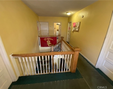 2707 S La Salle - Photo Thumbnail 4