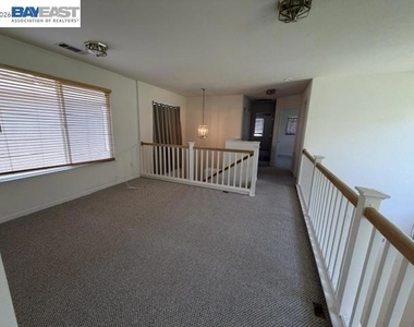 5168 Academy Rd - Photo Thumbnail 8