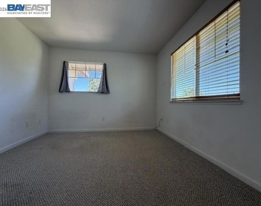 5168 Academy Rd - Photo Thumbnail 15