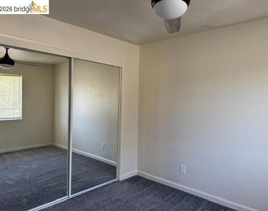 2701 Harvest Ln - Photo Thumbnail 19