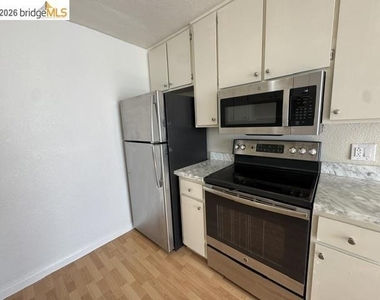 2701 Harvest Ln - Photo Thumbnail 12