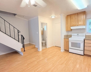 394 Ilo Ln - Photo Thumbnail 14