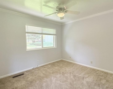 394 Ilo Ln - Photo Thumbnail 21