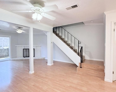 394 Ilo Ln - Photo Thumbnail 8