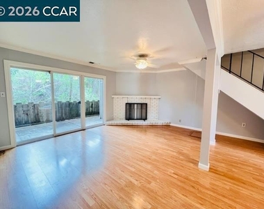 394 Ilo Ln - Photo Thumbnail 9
