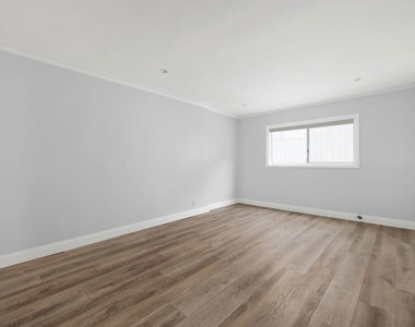423 S Rexford Drive - Photo Thumbnail 11