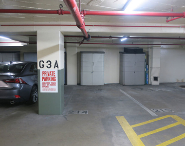 7250 Franklin Avenue - Photo Thumbnail 12