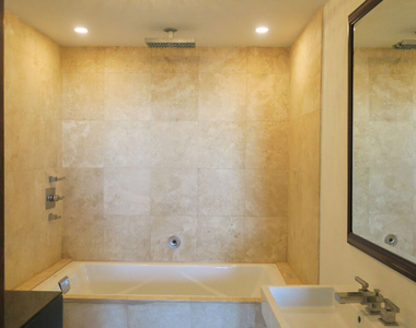 7250 Franklin Avenue - Photo Thumbnail 14