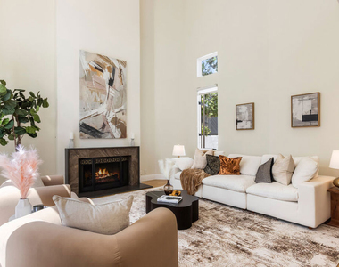 869 S Bundy Drive - Photo Thumbnail 5