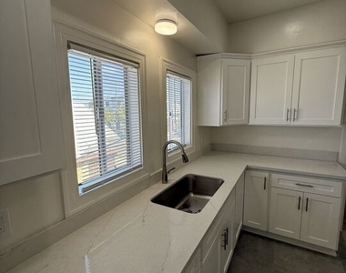 1462 W 36th Street - Photo Thumbnail 5